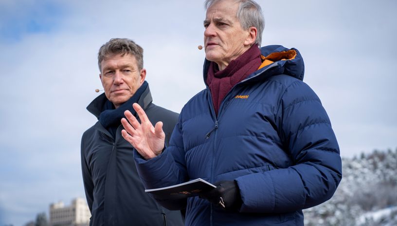 Terje Aasland og Jonas Gahr Støre utlyser de to første havvindområdene 