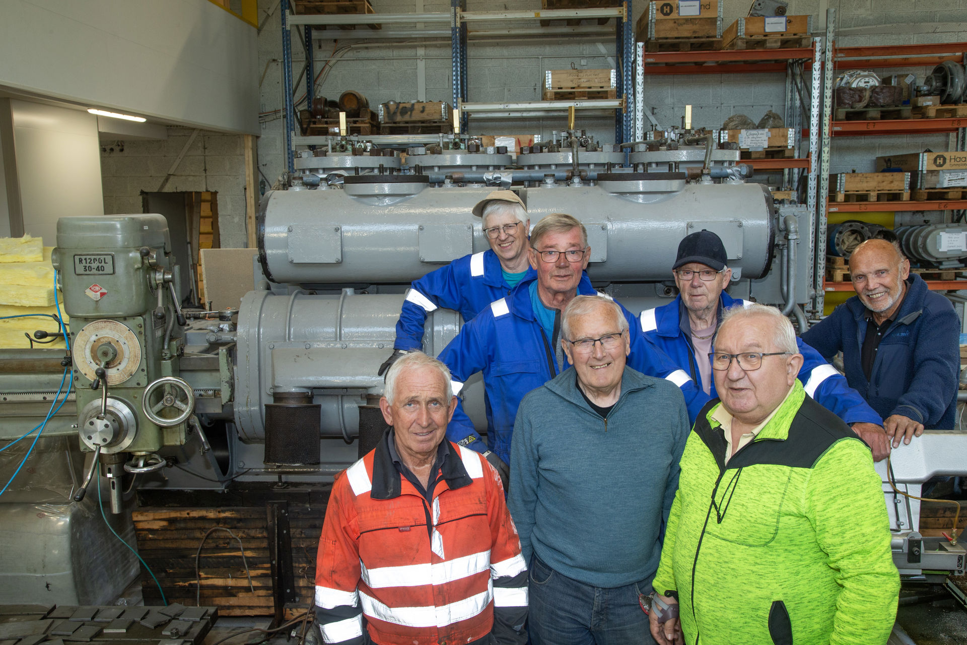 Veteranlaget på Rubbestadneset, foran fra venstre: Leif Økland, Jan Willy Folgerød og Johannes Sortland. Bak fra venstre: Øyvind Skålevik, Tormod Sønstabø, Toralv Kvelnes og Johannes Marinsen.