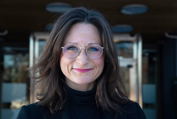 alt="Portrett av Maria Varteressian"