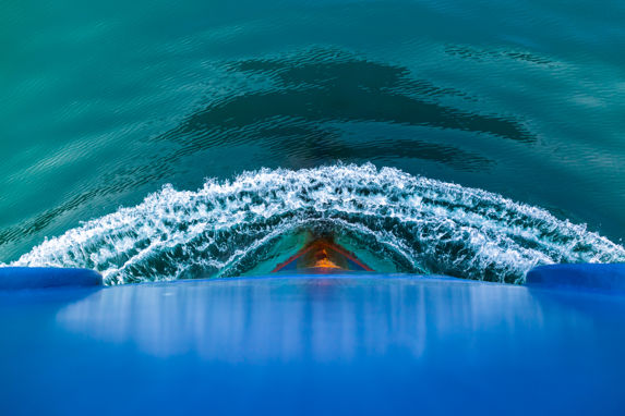 alt="bow seen from above, and ocean "