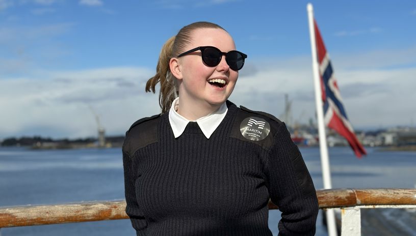 Sandra Lorenze Vestnes med solbriller på dekk 