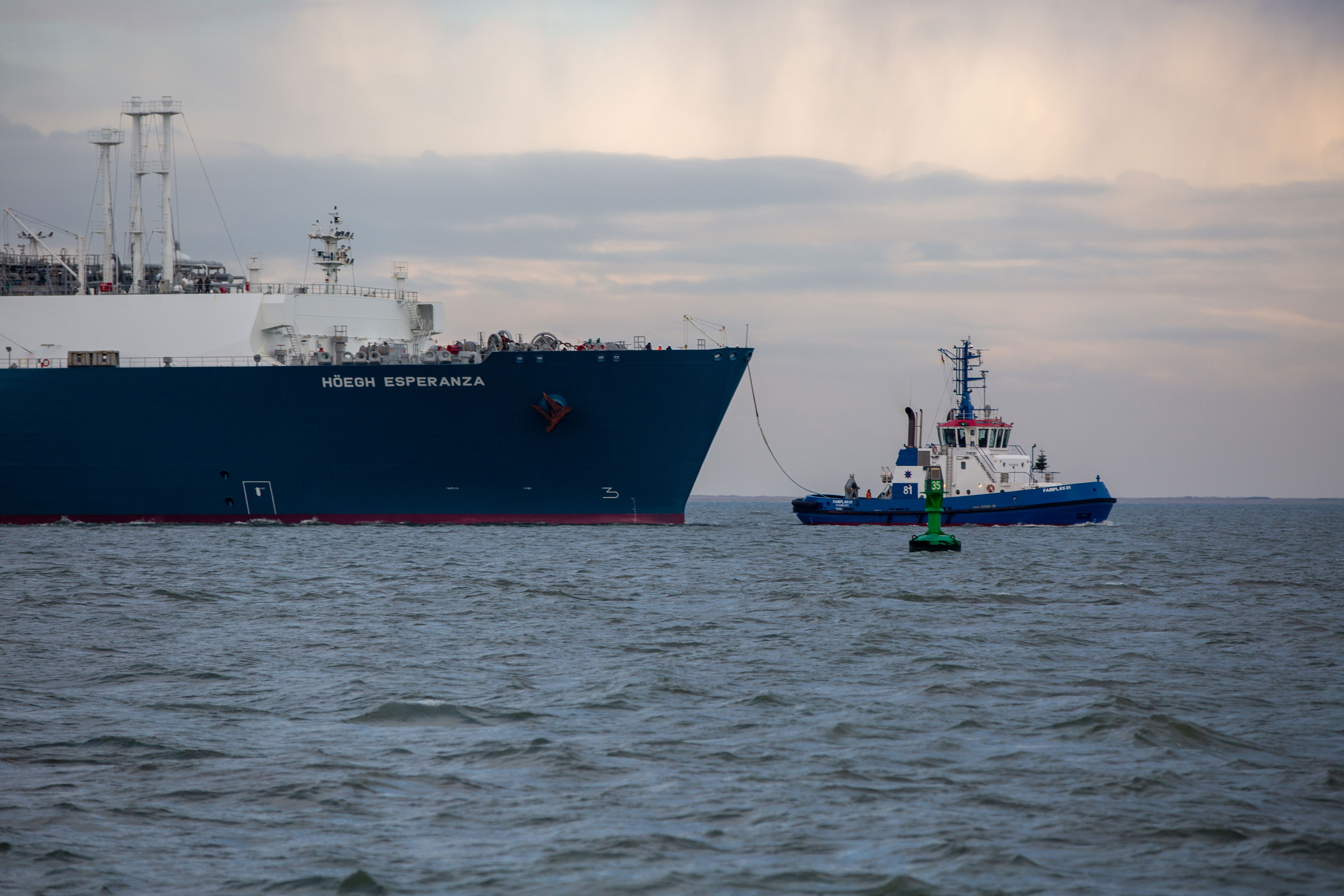 «Höegh Esperanza» ankommer Wilhelmshaven. 