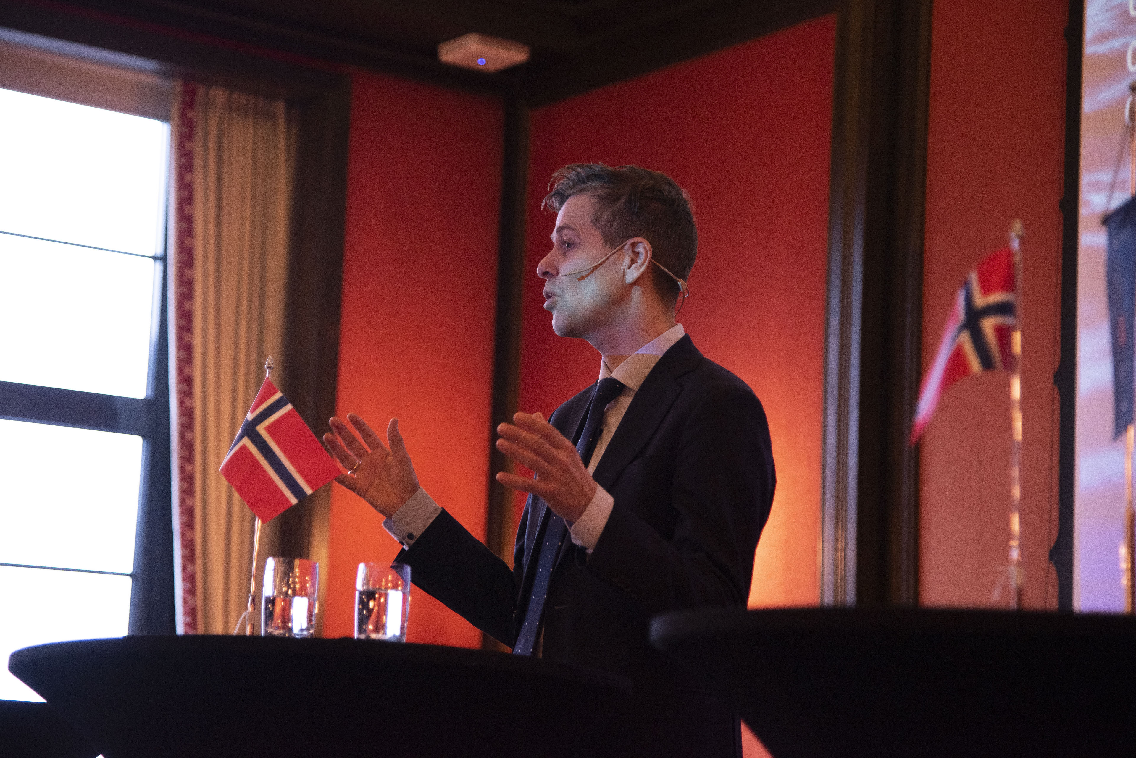 Knut Arild Hareide under flaggfrokost hos Rederiforbundet
